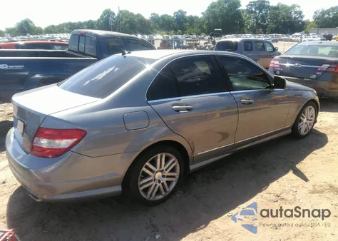 2009 Mercedes-Benz C 300 Luxury/Sport из США, поврежденный, VIN WDDGF54X69R062549